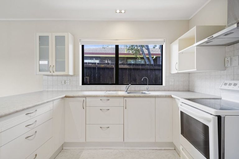 Photo of property in 2/79 Aberfeldy Avenue, Highland Park, Auckland, 2010
