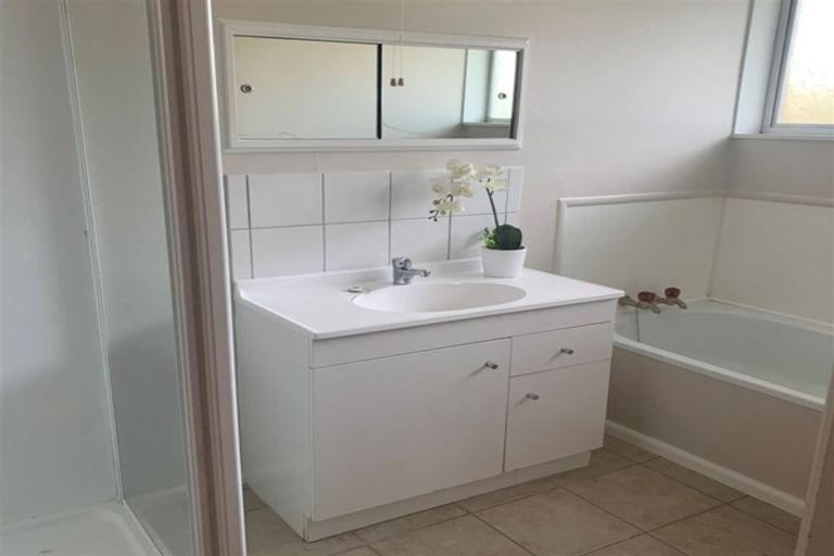 Photo of property in 2/3 Ansonby Street, Russley, Christchurch, 8042