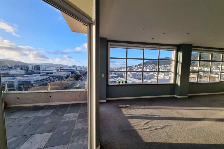 Photo of property in Grandstand Apartments, 38/80 Kent Terrace, Mount Victoria, Wellington, 6011