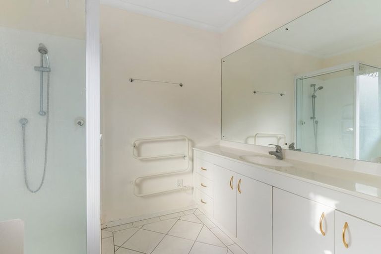 Photo of property in 19 Belgate Place, Somerville, Auckland, 2014