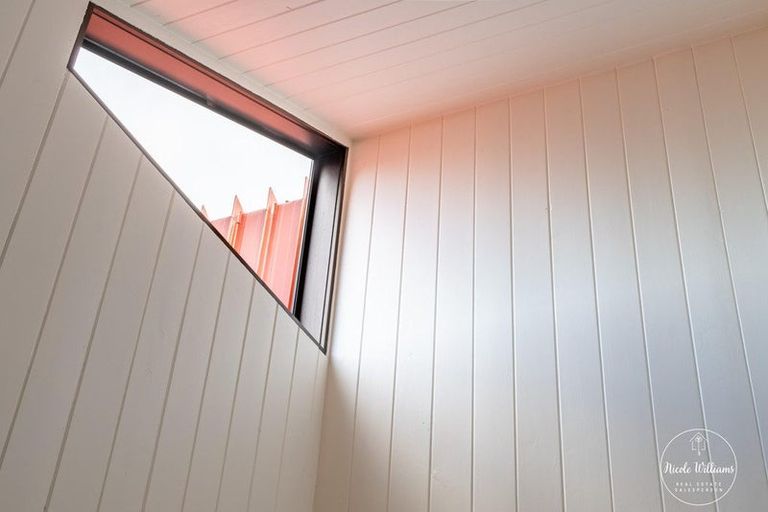 Photo of property in 37 Whaka Street, Maungaturoto, 0520