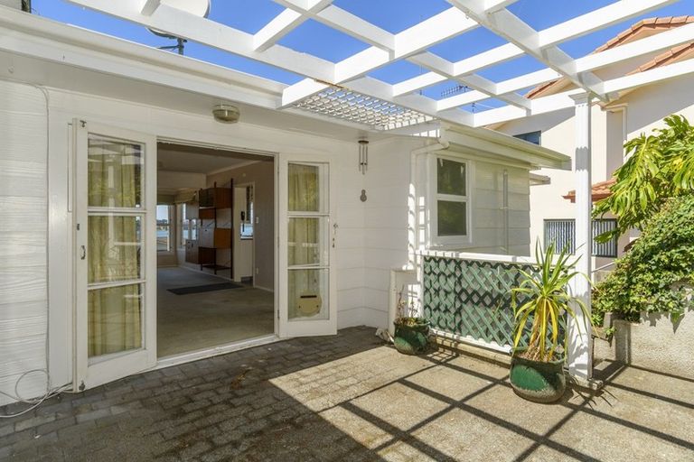 Photo of property in 52 Omokoroa Road, Omokoroa, 3114