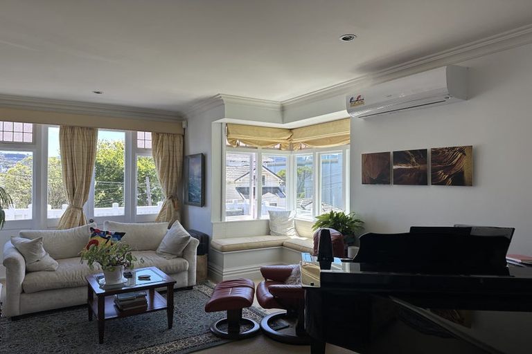 Photo of property in 6 Hawker Street, Mount Victoria, Wellington, 6011