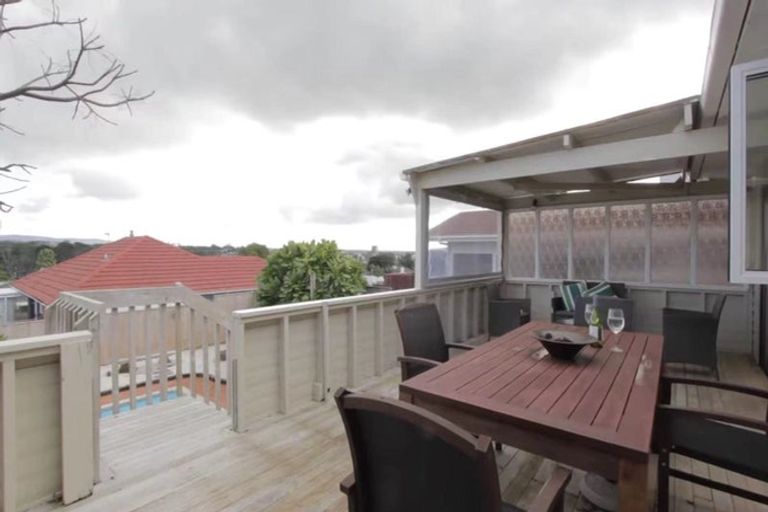 Photo of property in 8 Kay Drive, Blockhouse Bay, Auckland, 0600