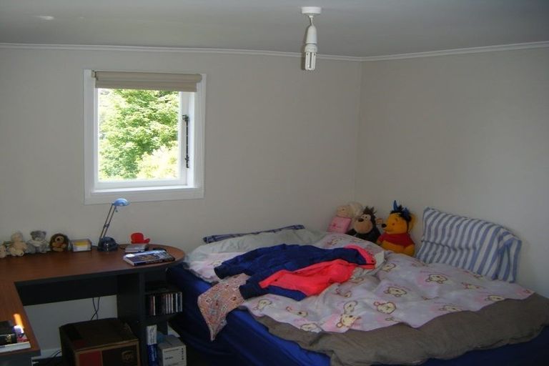 Photo of property in 95 Kelburn Parade, Kelburn, Wellington, 6012