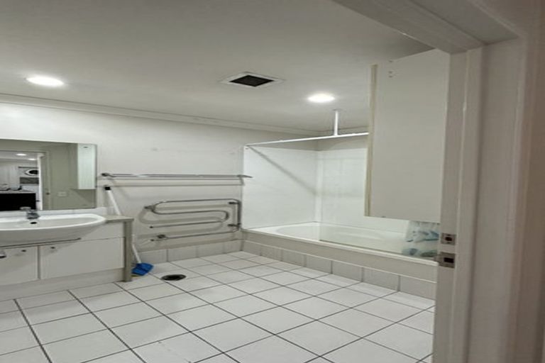 Photo of property in 4n/160 Symonds Street, Eden Terrace, Auckland, 1010