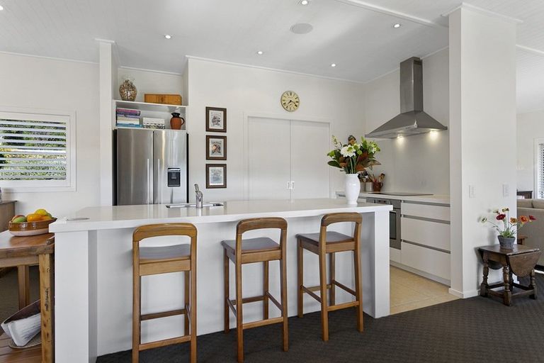 Photo of property in 9 Highland Drive, Acacia Bay, Taupo, 3385