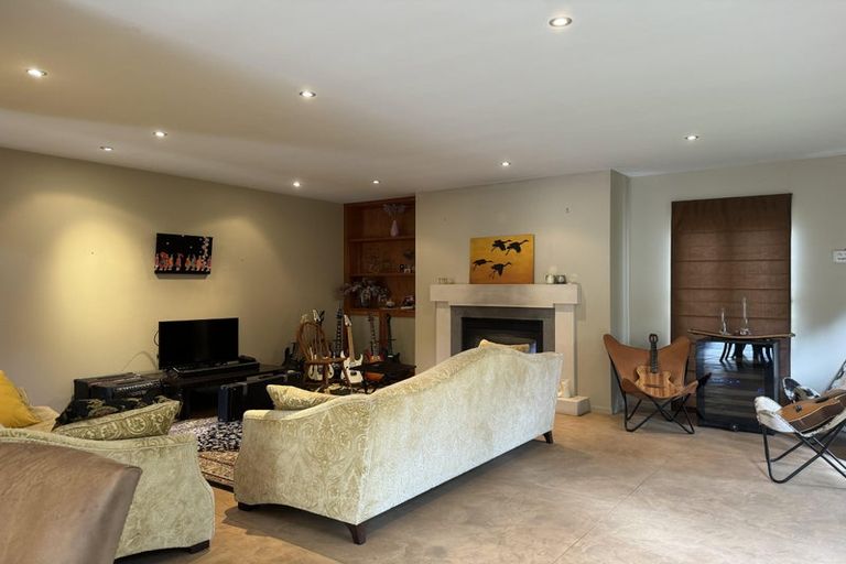 Photo of property in 14 Daldys Bush Lane, Bayview, Auckland, 0629