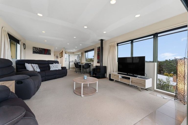 Photo of property in 3a Hillcrest Street, Glen Avon, New Plymouth, 4312