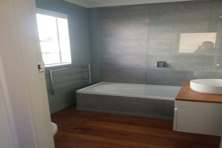 Photo of property in 25a Wallath Road, Westown, New Plymouth, 4310