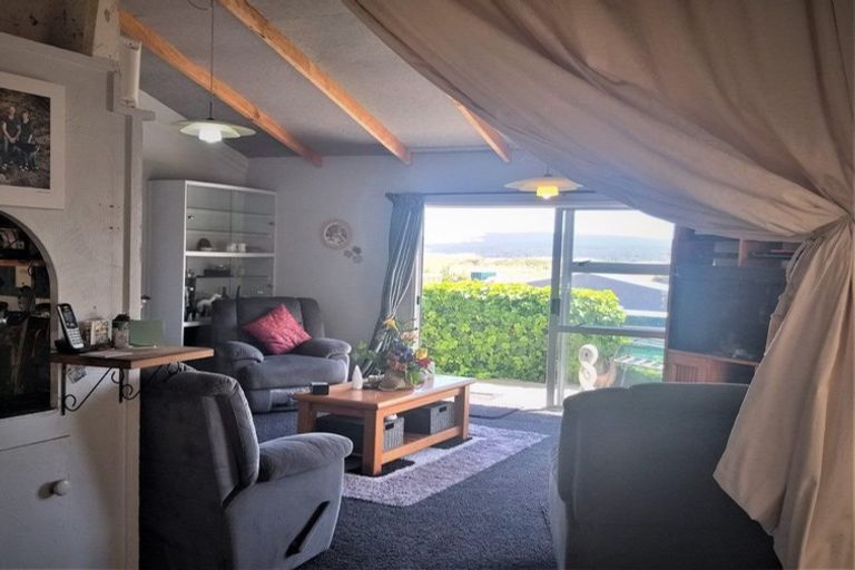 Photo of property in 17 Westside Road, Port Waikato, Tuakau, 2695