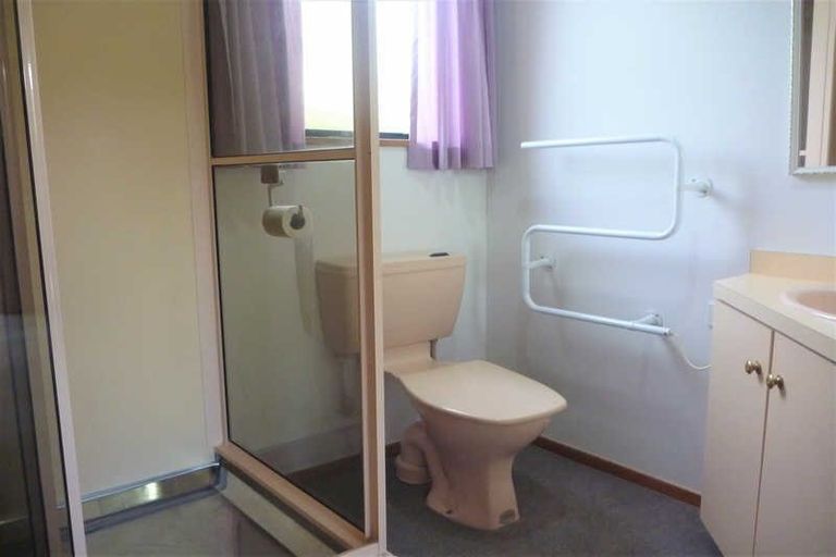 Photo of property in 3 Broadfell Avenue, Avonhead, Christchurch, 8042