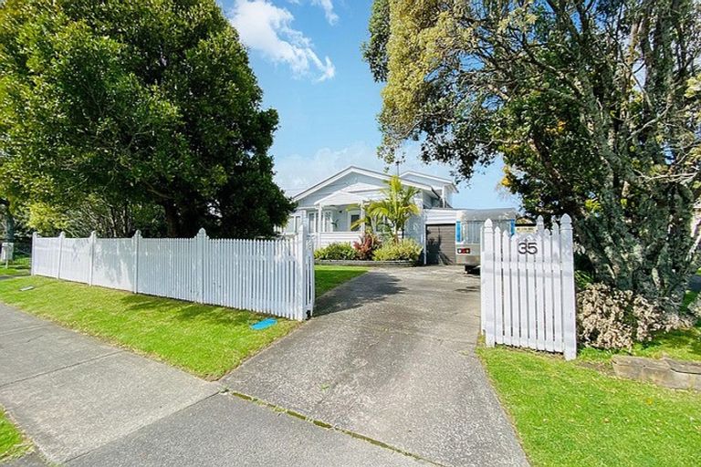 Photo of property in 35 Mcleod Road, Henderson, Auckland, 0612