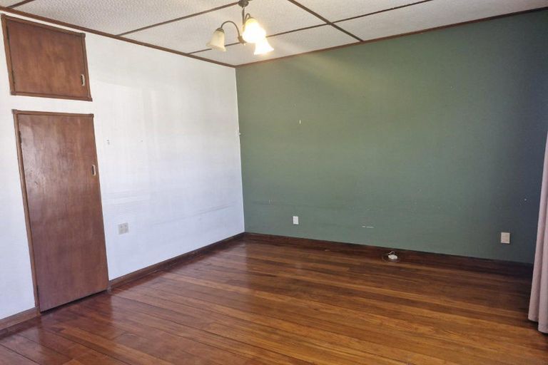 Photo of property in 33 Sackville Street, Fitzroy, New Plymouth, 4312