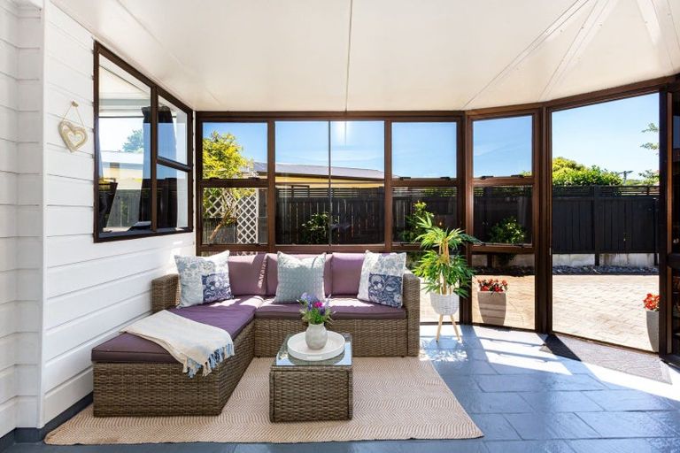 Photo of property in 72 Elizabeth Street, Waikanae, 5036