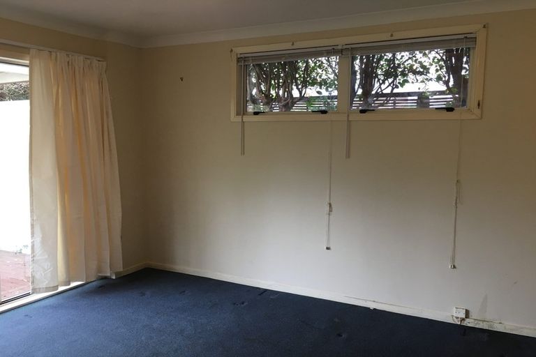 Photo of property in 9 Micawber Place, Mellons Bay, Auckland, 2014