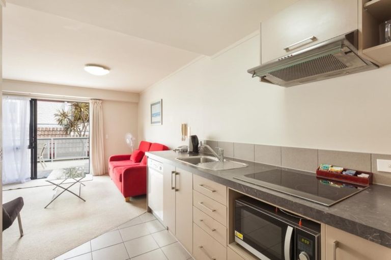Photo of property in Atlas Apartments, 7/49 Maunganui Road, Mount Maunganui, 3116