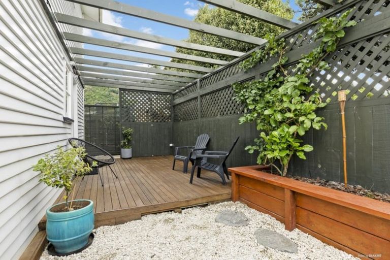 Photo of property in 96 Lyall Parade, Lyall Bay, Wellington, 6022