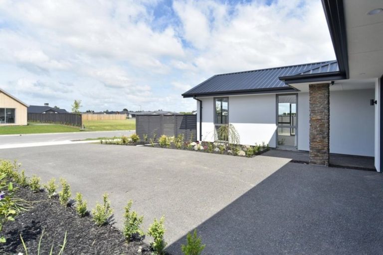 Photo of property in 36 Chatsworth Avenue, Rangiora, 7400