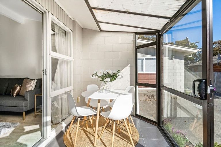 Photo of property in 2/32 Abberley Crescent, St Albans, Christchurch, 8014