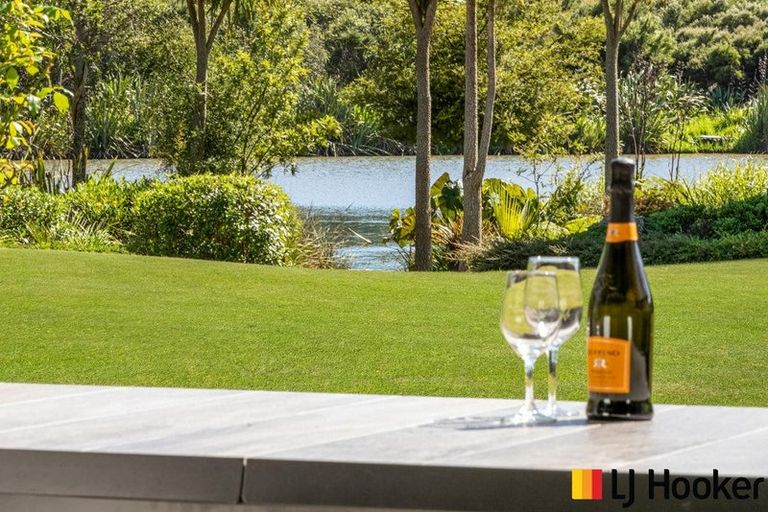 Photo of property in 98 Bushlake Way, Kingseat, Papakura, 2580