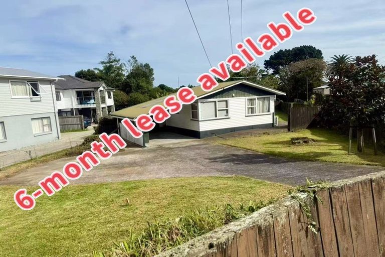 Photo of property in 12 Moemoea Avenue, Kumeu, 0810