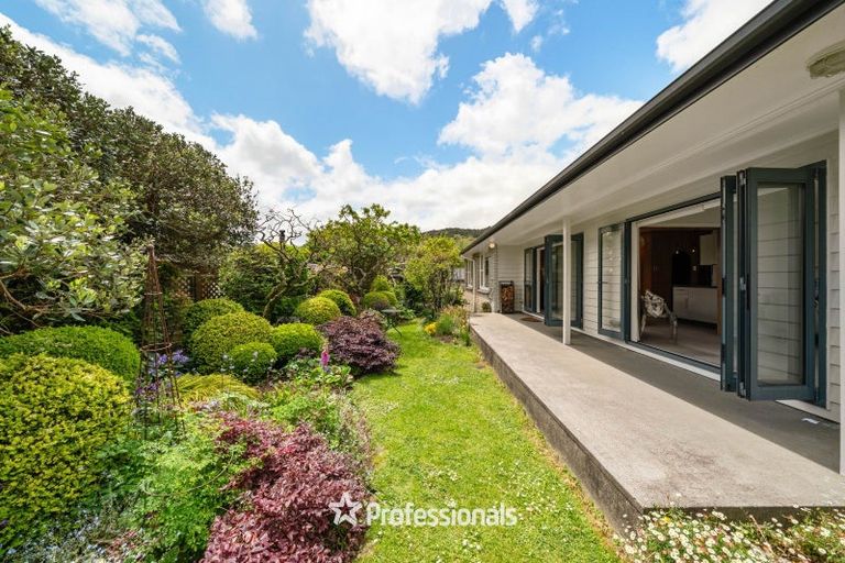 Photo of property in 294 Stokes Valley Road, Stokes Valley, Lower Hutt, 5019