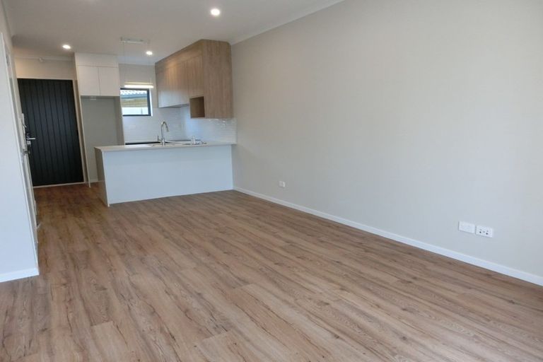 Photo of property in 8/66 Swanson Road, Henderson, Auckland, 0610