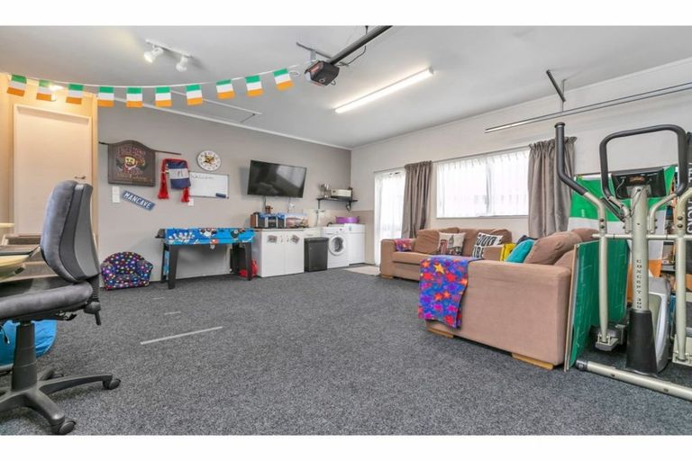 Photo of property in 1/38 Sailfish Drive, West Harbour, Auckland, 0618