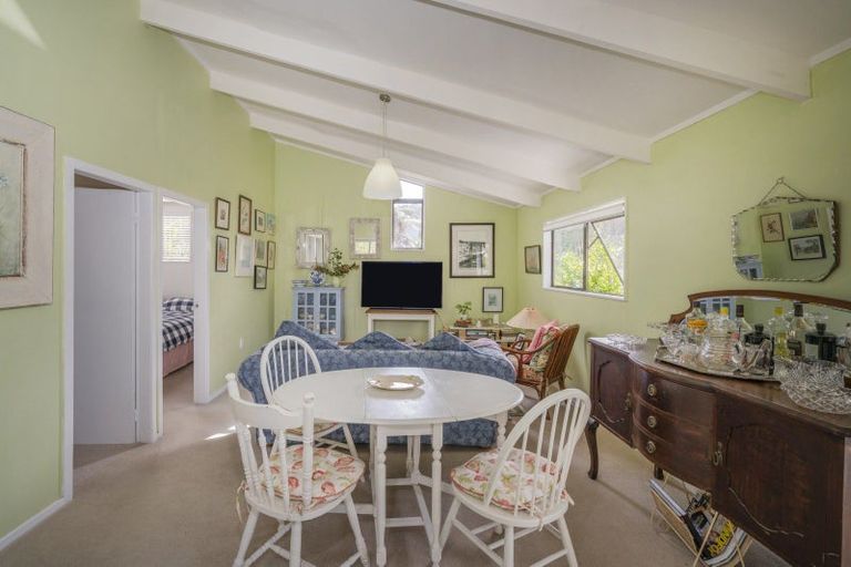 Photo of property in 10a Parkland Place, Whitianga, 3510