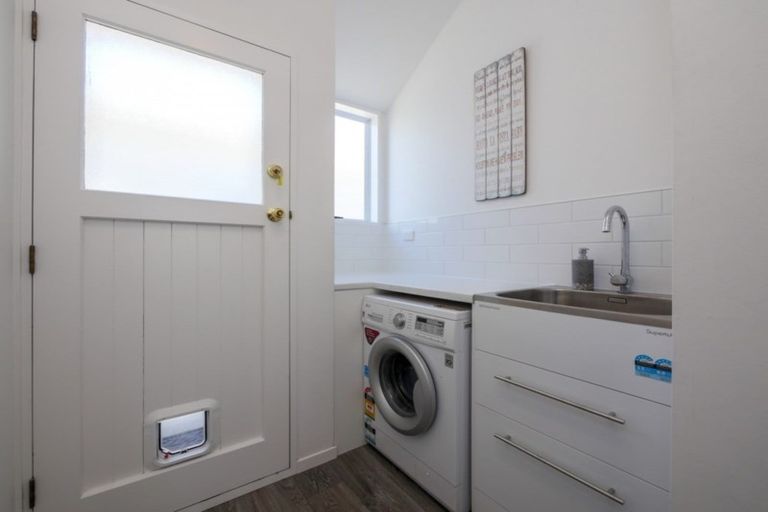 Photo of property in 2 Kings Avenue, South Dunedin, Dunedin, 9012