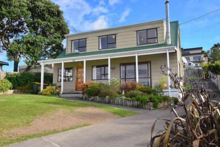 Photo of property in 3 Waiora Road, Stanmore Bay, Whangaparaoa, 0932