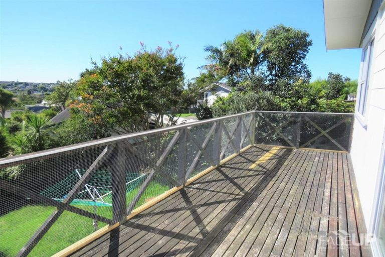 Photo of property in 15 Bellringer Road, Massey, Auckland, 0614