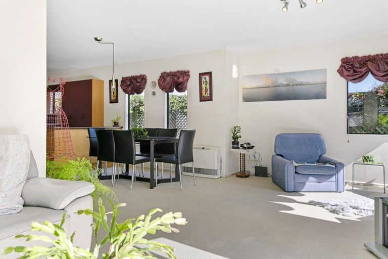 Photo of property in 2 Abbey Way, Rangatira Park, Taupo, 3330