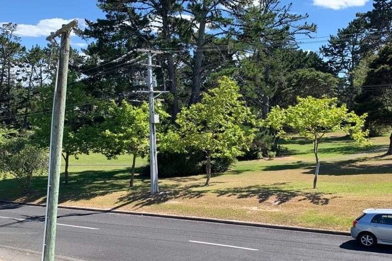 Photo of property in 27 Spargo Road, Massey, Auckland, 0614