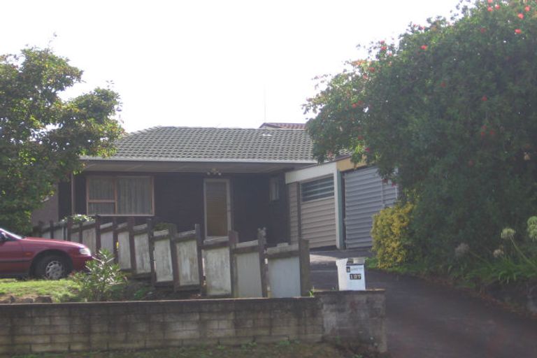 Photo of property in 2/127 Golf Road, Titirangi, Auckland, 0600