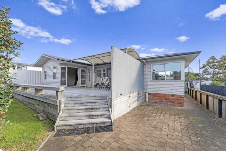 Photo of property in 25 Kingdale Road, Henderson, Auckland, 0610