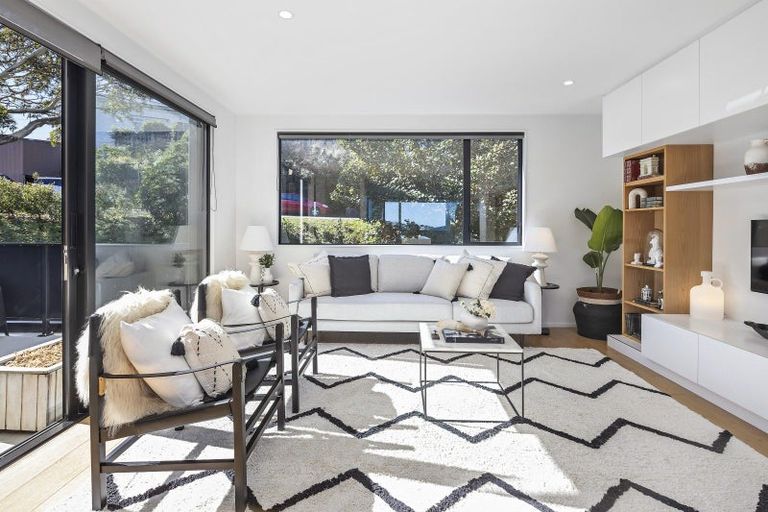 Photo of property in 1 Mary Dobson Way, Island Bay, Wellington, 6023