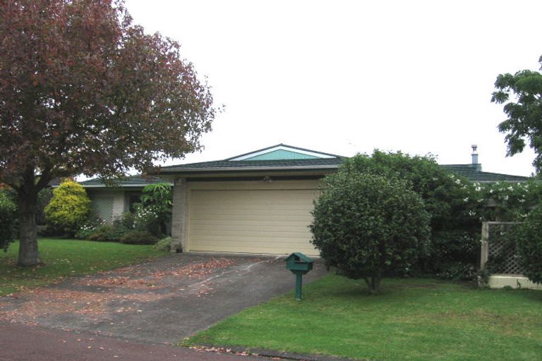 Photo of property in 7 Ganymede Place, Half Moon Bay, Auckland, 2012