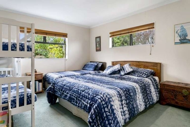 Photo of property in 4 Shera Street, Acacia Bay, Taupo, 3330