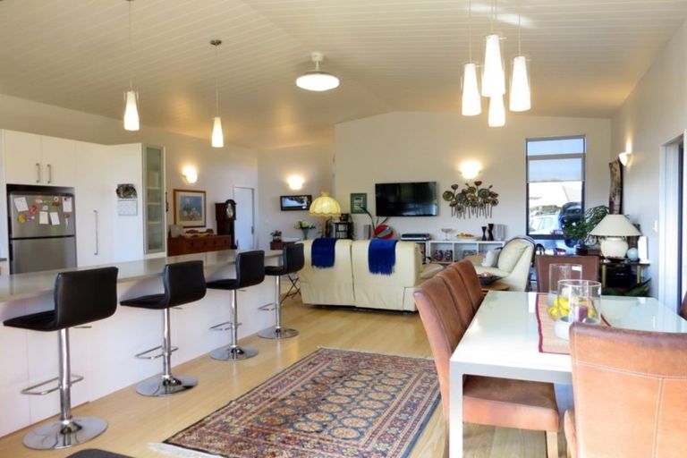 Photo of property in 64 Mary-ellen Place, Coromandel, 3506