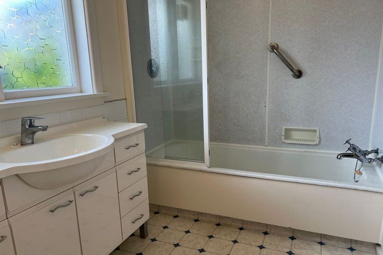 Photo of property in 176 Ilam Road, Ilam, Christchurch, 8041