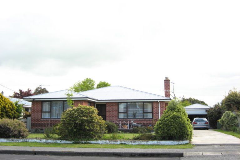 Photo of property in 11 Ashgrove Street, Rangiora, 7400