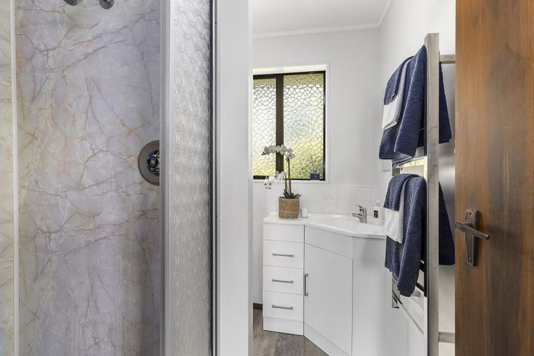 Photo of property in 19 Greyfriars Crescent, Tawa, Wellington, 5028