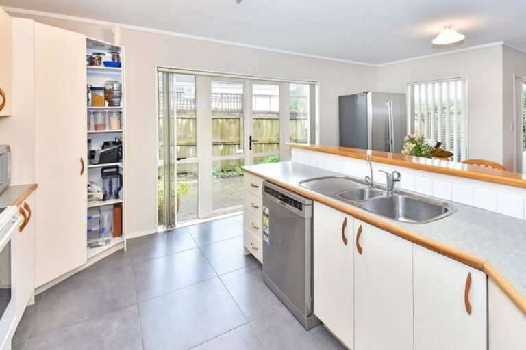 Photo of property in 17 Sheriff Place, Randwick Park, Auckland, 2105