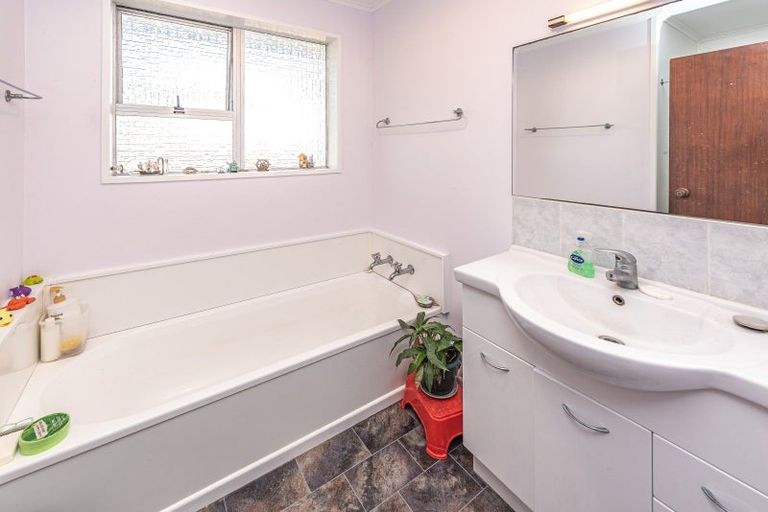 Photo of property in 102 Matai Street, Castlecliff, Whanganui, 4501