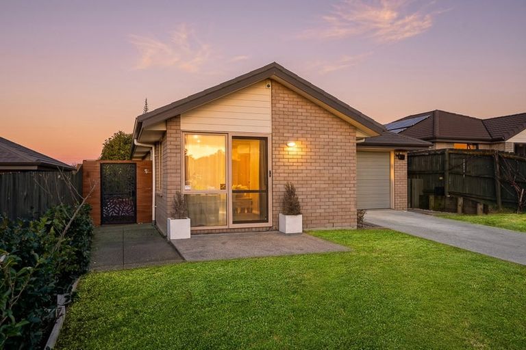 Photo of property in 23 Anna Lane, Glen Eden, Auckland, 0602