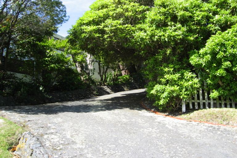 Photo of property in 71 Cockayne Road, Khandallah, Wellington, 6035