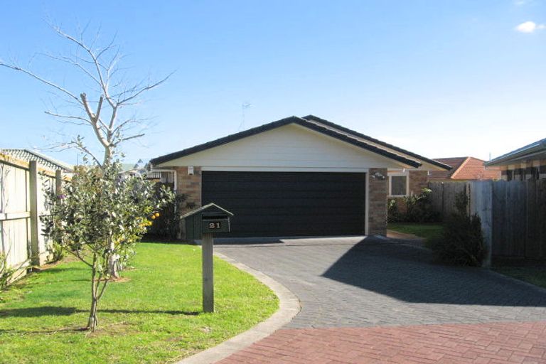 Photo of property in 21 Emmerdale Avenue, Papakura, 2110