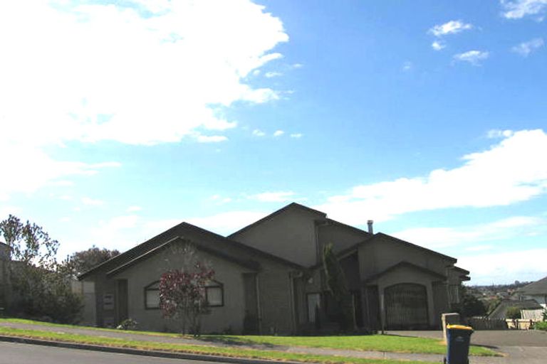 Photo of property in 45 Goldfinch Rise, Unsworth Heights, Auckland, 0632